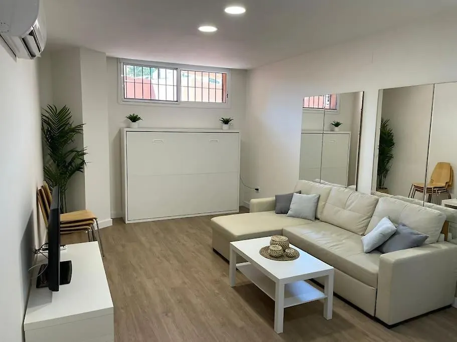 Precioso Estudio Recien Reformado Con Piscina. Apartamento Torremolinos