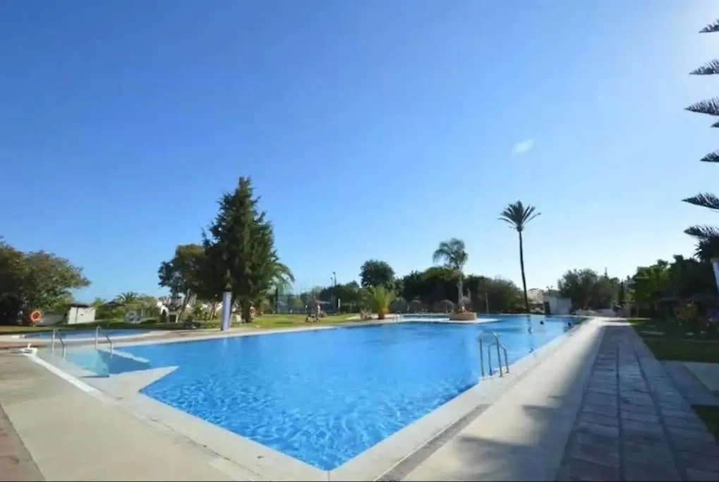 Precioso Estudio Recien Reformado Con Piscina. Apartamento Torremolinos