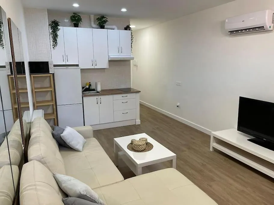 Precioso Estudio Recien Reformado Con Piscina. Apartamento Torremolinos